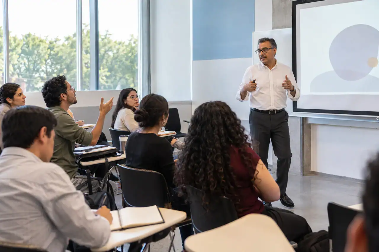 Formación jurídica y colaboración académica Formación jurídica y colaboración académica